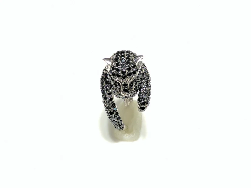 Personalized Couples’ Ring with Heart-shaped Stone-Iced-Out Panther Band (Silver)