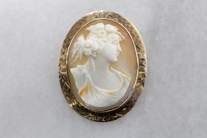 Brooch For Special Jewelry Boxes-Art Nouveau Era Shell Cameo Pendant or Brooch