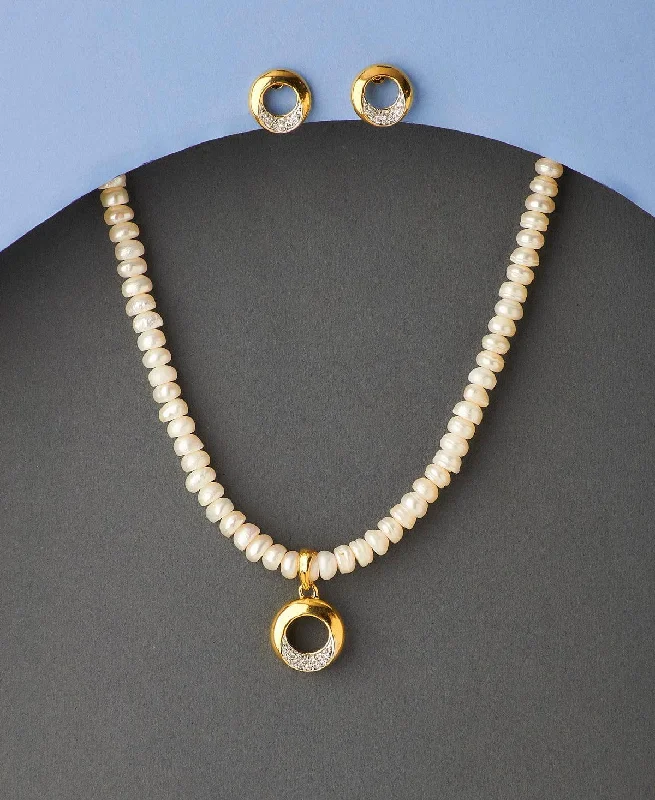 Crystal Necklace for Special Occasions-Elegant Stone Studded Pearl Necklace Set