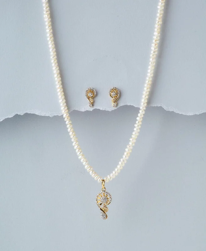 Classic Pearl Necklace for Bridesmaids-Elegant Pearl Necklace Set