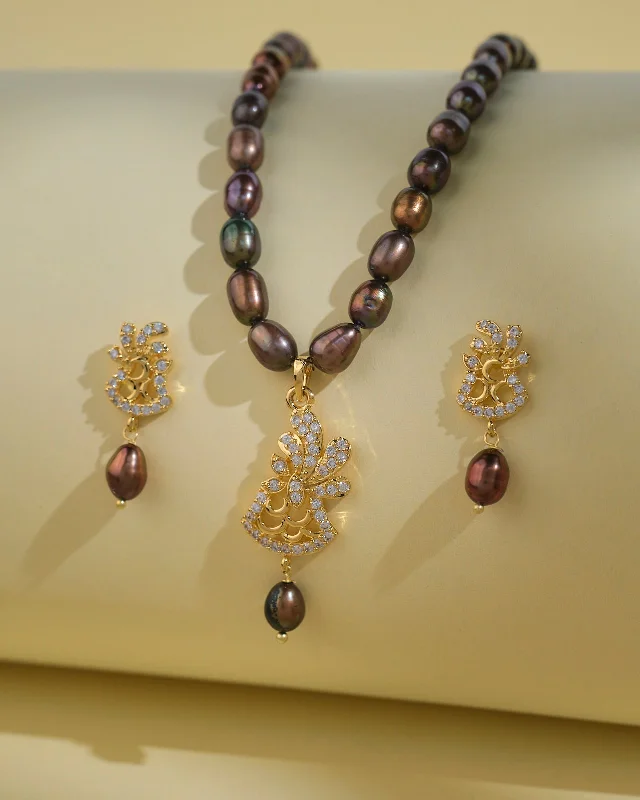 Handcrafted Gemstone Necklace for Casual Style-Beautiful Pearl Necklace Sets