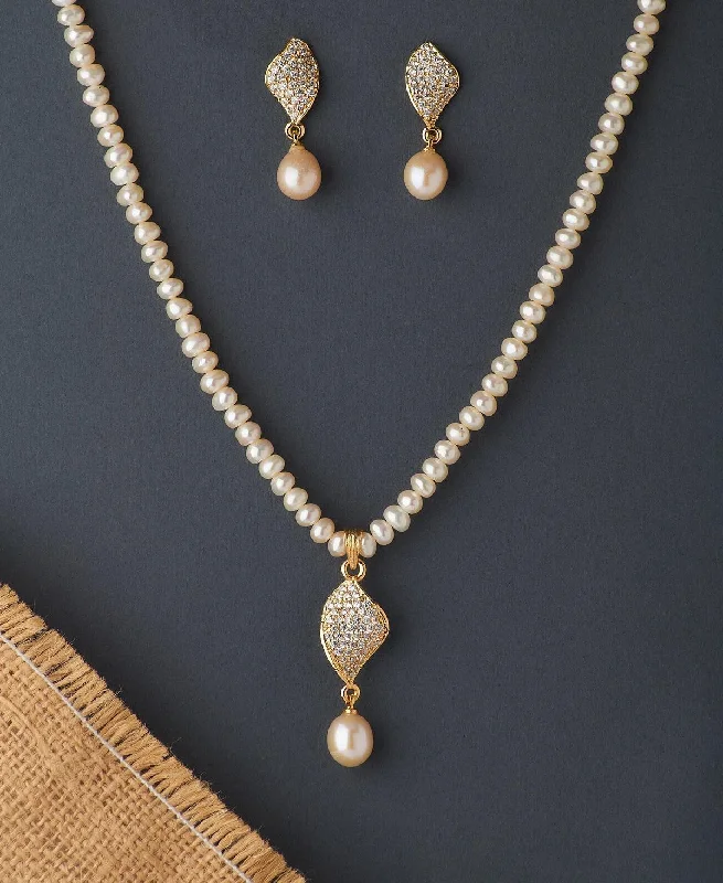 Designer Gold Necklace for Bridesmaids-Elegant Real Pearl Necklace Set