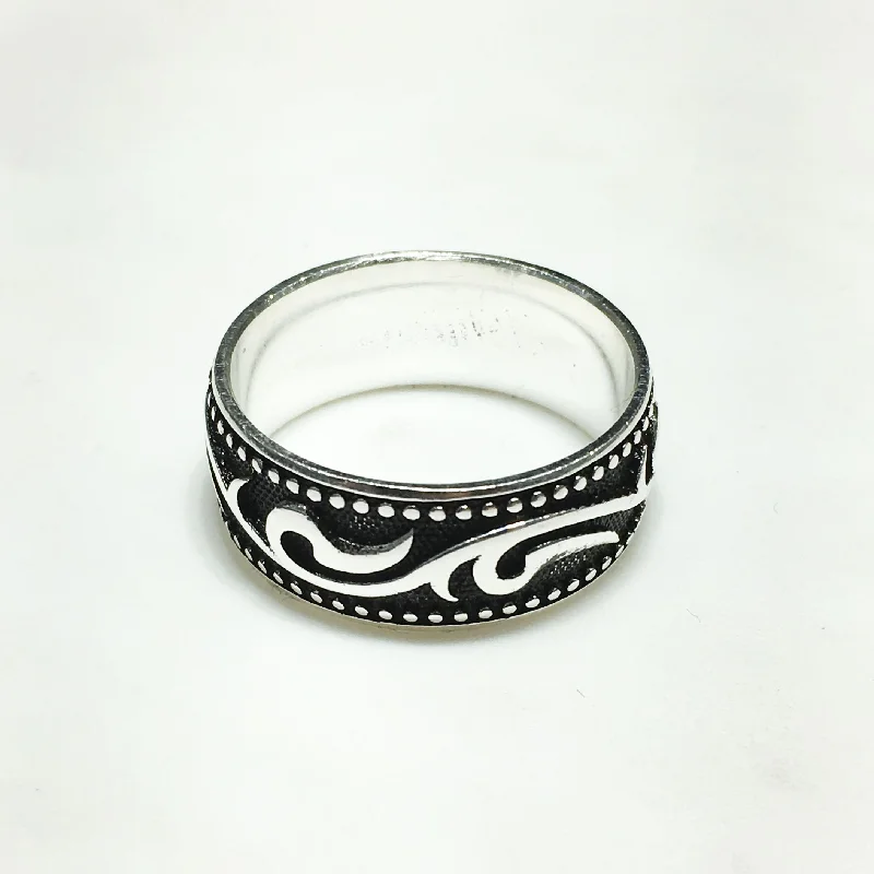 Classic Wedding Ring Set with Custom Text-Antique-Finish Horus Eye Motif Band (Silver)