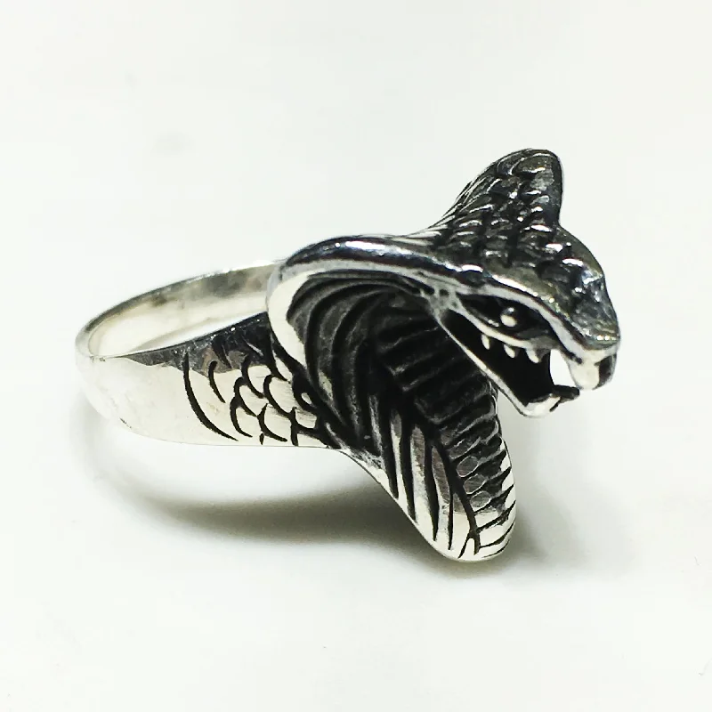 Personalized Ring with Custom Family Initials-Antique-Finish Cobra Head Ring (Silver)