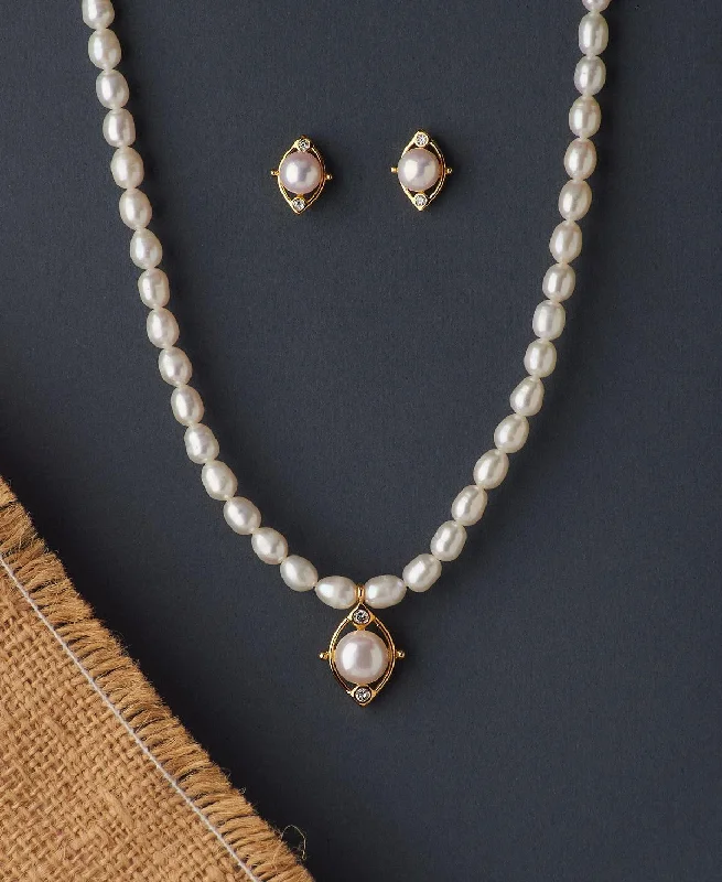 Trendy Layered Necklace for Stylish Look-Elegant Real Pearl Necklace Set