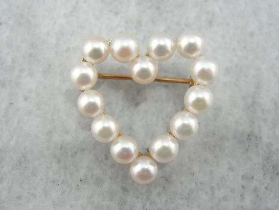 Sparkling Brooch With Elegant Design-Oh So Sweet Pearl Heart Brooch