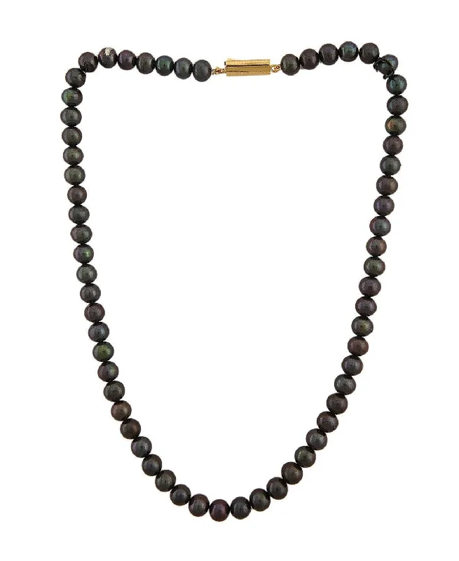 Large Gemstone Necklace for Glamorous Looks-Elegant Black Round Pearl Necklace