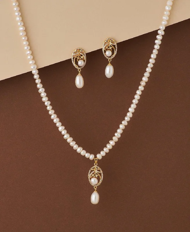 Modern Crystal Pendant Necklace for Fashionistas-Beautiful Real Pearl Necklace Set