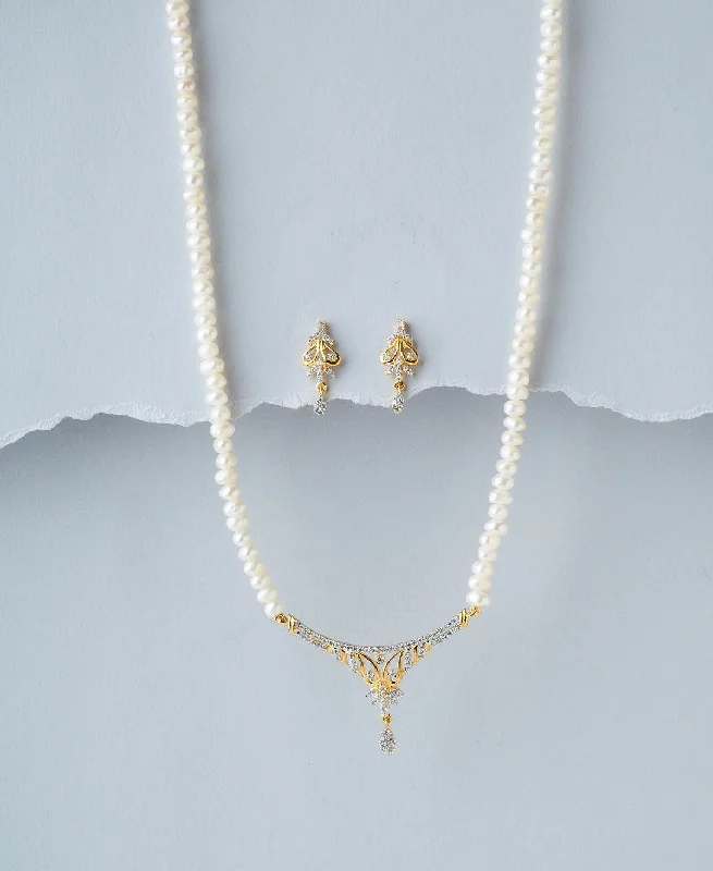 Classic Crystal Necklace for Elegant Look-Elegant Pearl Necklace Set