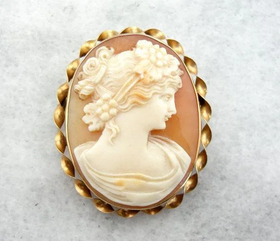 Handcrafted Vintage Brooch-Classical Cameo Brooch with Lovely Workmanship