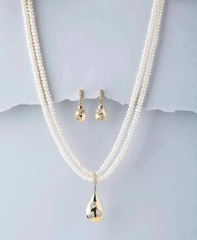 Classic Gold Pendant Necklace for Brides-Elegant Pearl Necklace Set